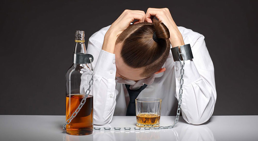 Алкогольная зависимость мужчины