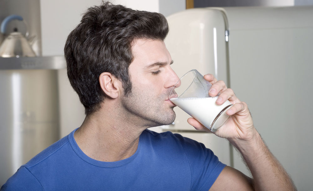 Польза молока для мужчин