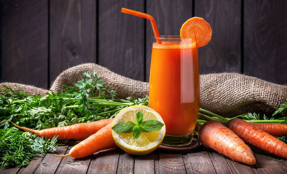 Свежевыжатый сок из моркови